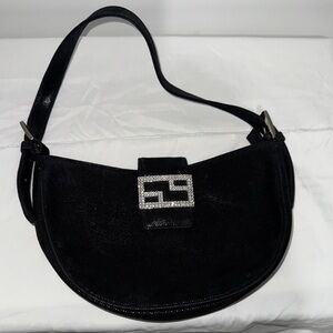 Chic Black Shoulder Bag with Embellished Clasp